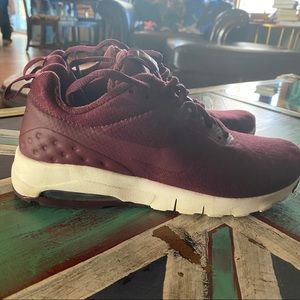 Nike Women’s Air Max Motion LW 7.5